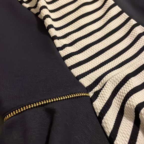 Iz Byer Medium Peplum striped navy blue & white Ruffle top zipper design - Picture 9 of 9